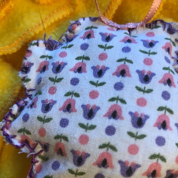 Hand stitched Flower - Picture 3 of 4